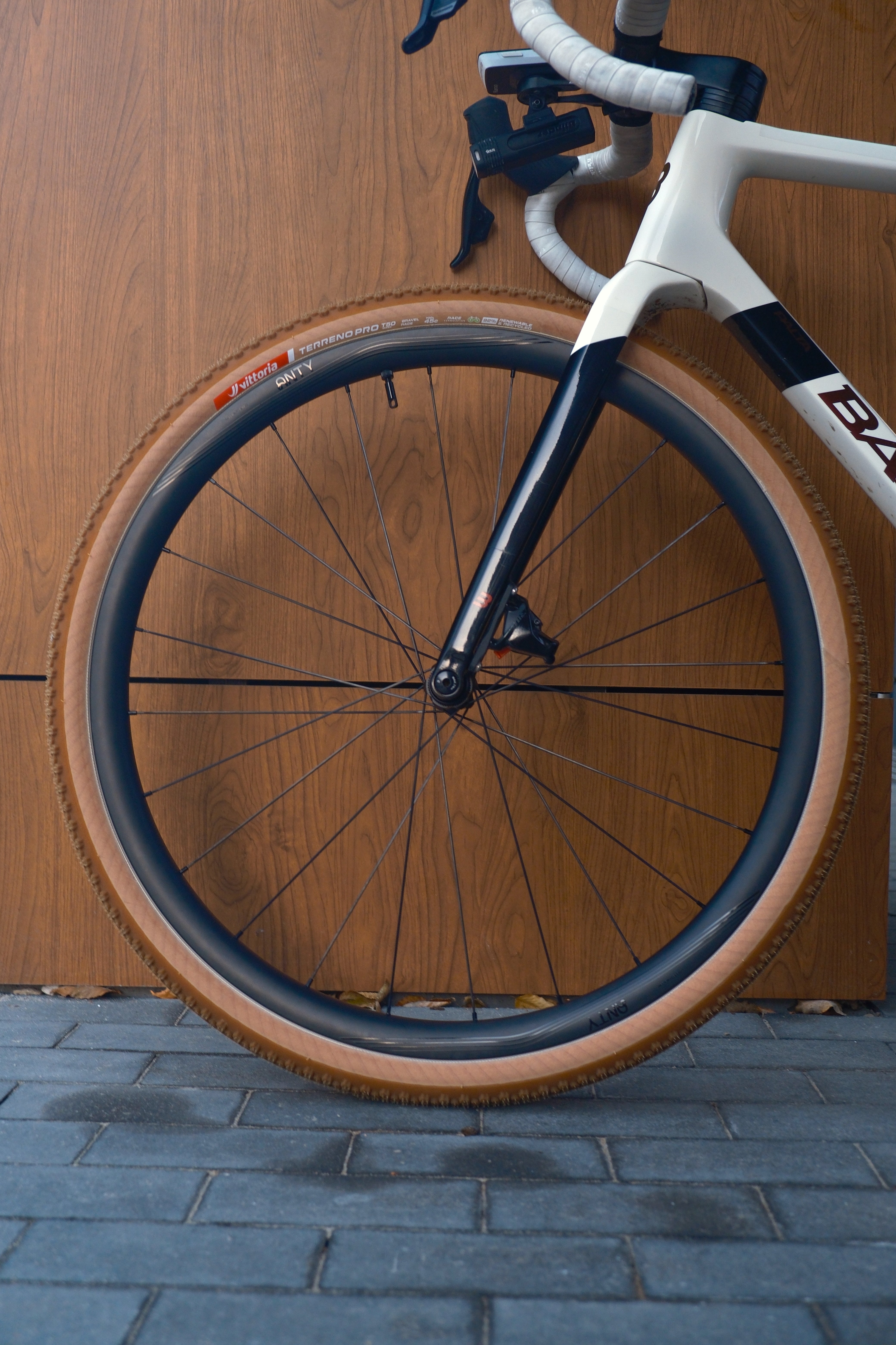 Vittoria Terreno PRO - nowe oblicze gravelowych opon, stworzone z bawełny i sieci rybackich