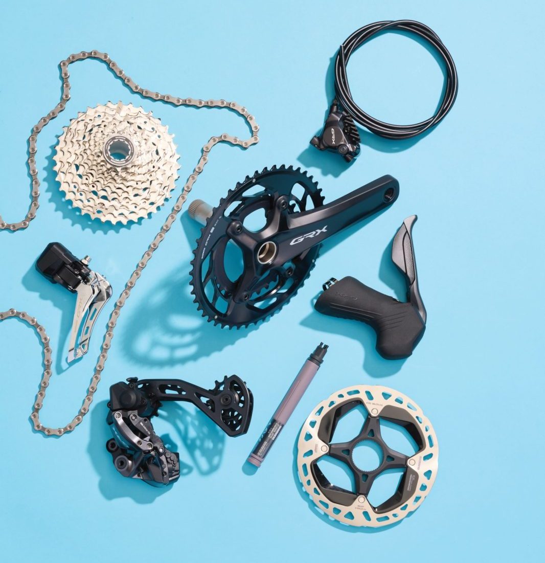 Elektroniczne przerzutki w gravelu: SRAM AXS vs Shimano Di2. Czy warto dopłacić?