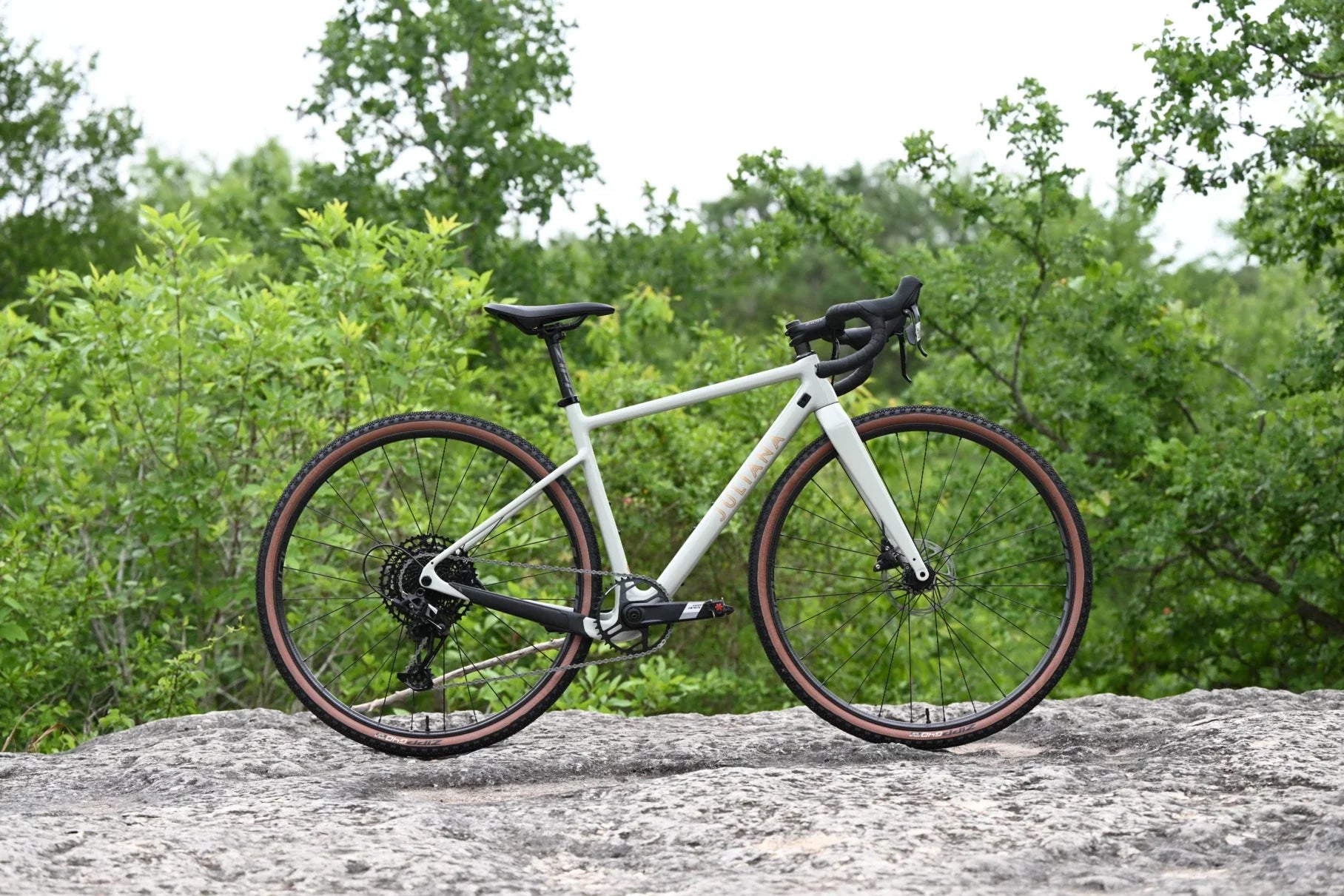 "Mullet" w gravelu – jak połączyć komponenty MTB i szosowe? Poradnik dla budujących rower custom
