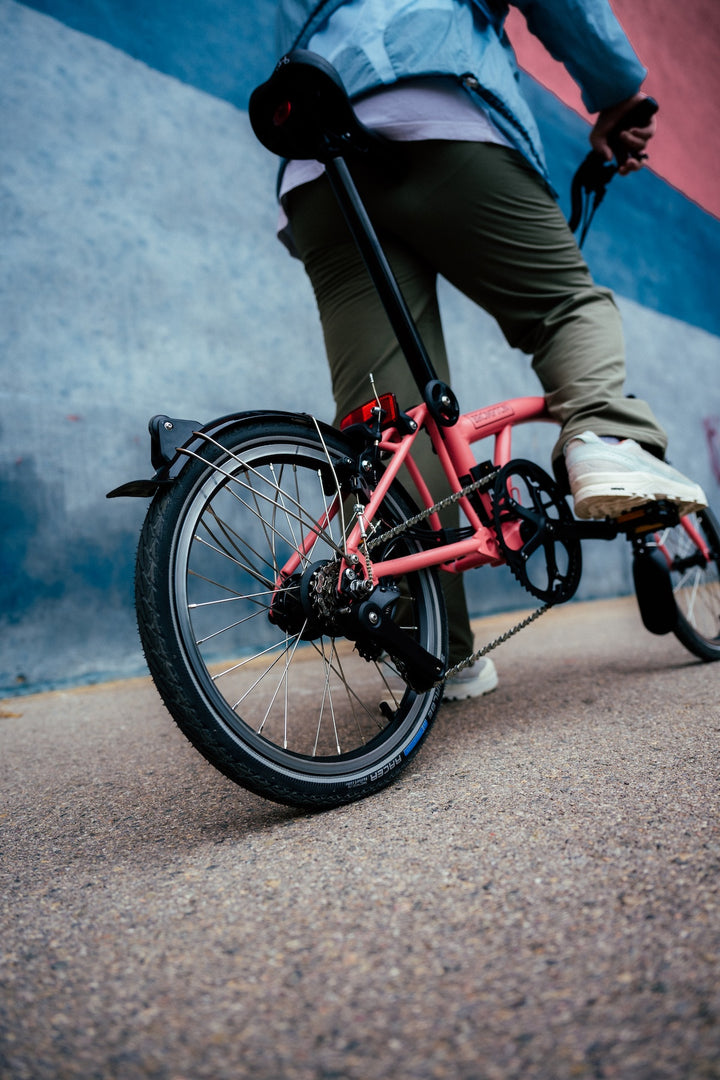 Brompton C-line Explore M12L flamingo pink