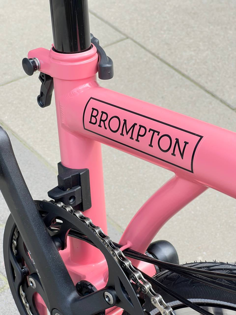 Brompton C-line Explore M12L flamingo pink